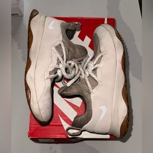 Nike City Loop Gym Shoe